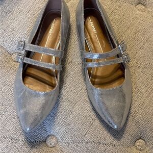 Report Women's Metallic Silver Flats
